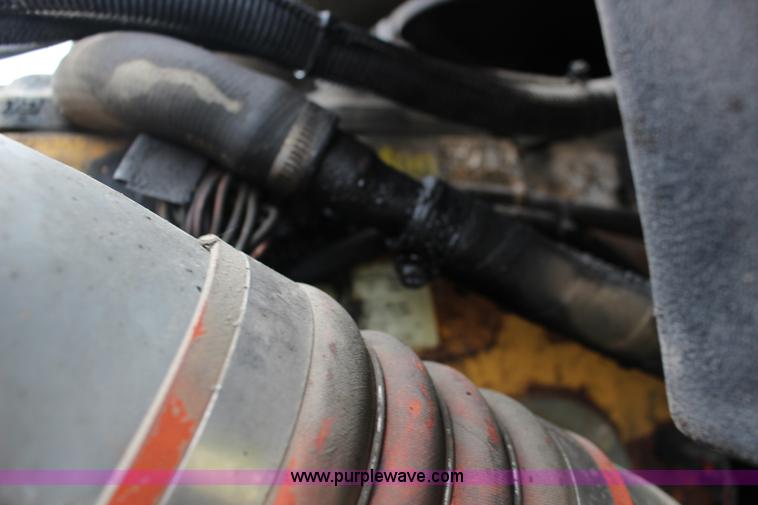 image for item F7928 2007 Kenworth T2000 semi truck