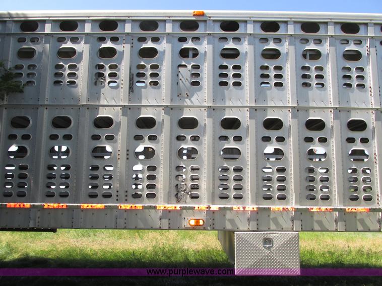 image for item H4614 1997 Wilson PSAL-303P livestock trailer