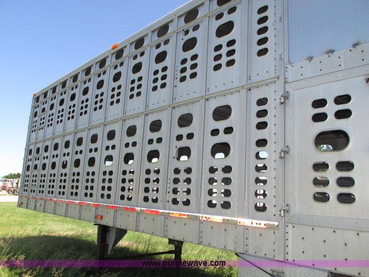 image for item H4614 1997 Wilson PSAL-303P livestock trailer