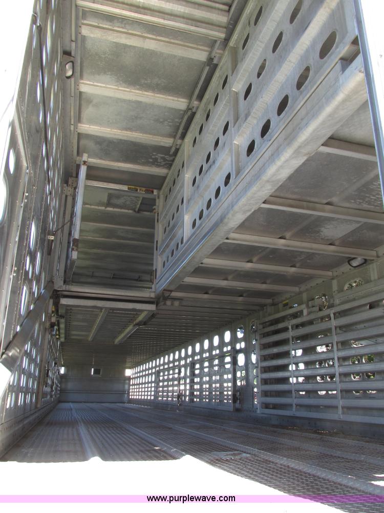 image for item H4614 1997 Wilson PSAL-303P livestock trailer