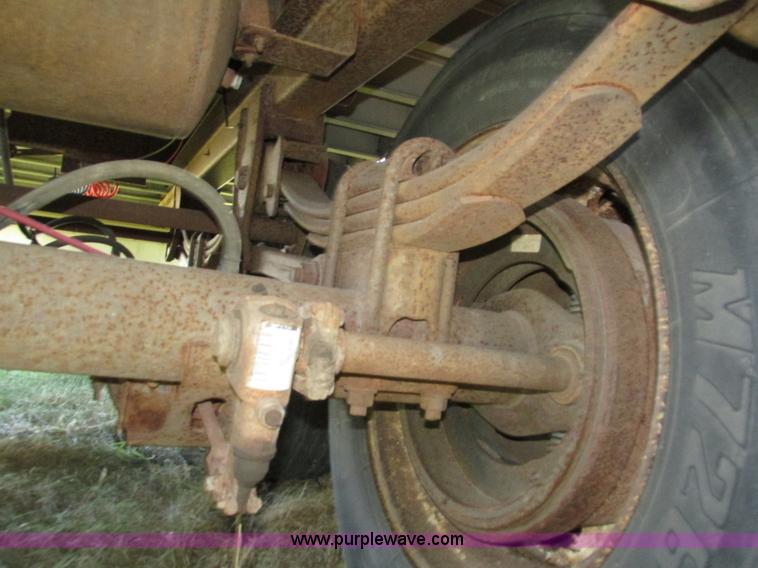 image for item H4614 1997 Wilson PSAL-303P livestock trailer