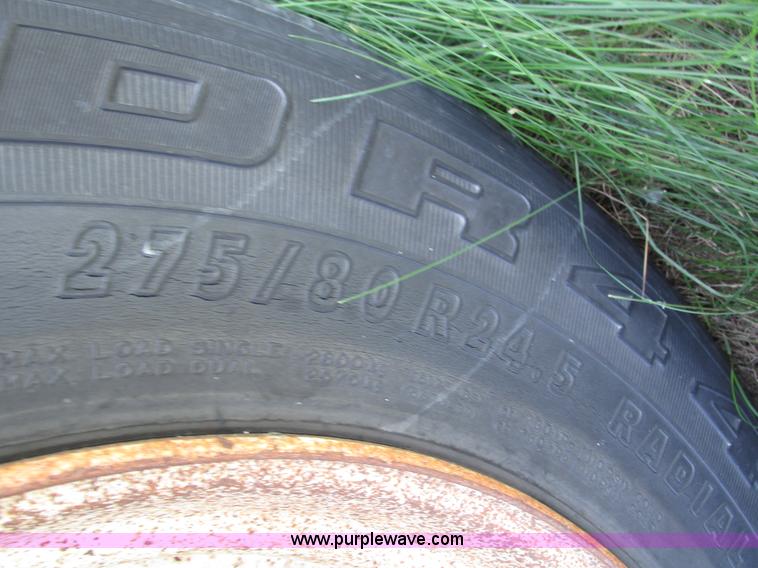 image for item H4614 1997 Wilson PSAL-303P livestock trailer