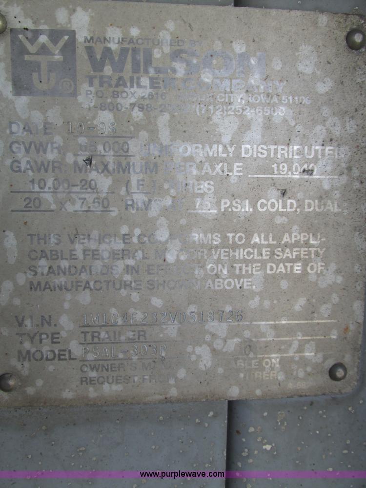 image for item H4614 1997 Wilson PSAL-303P livestock trailer