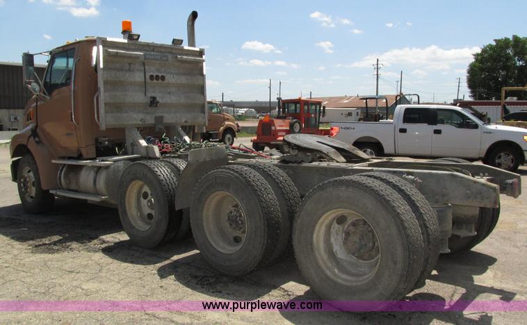 image for item H4621 2001 Sterling AT9500 semi truck