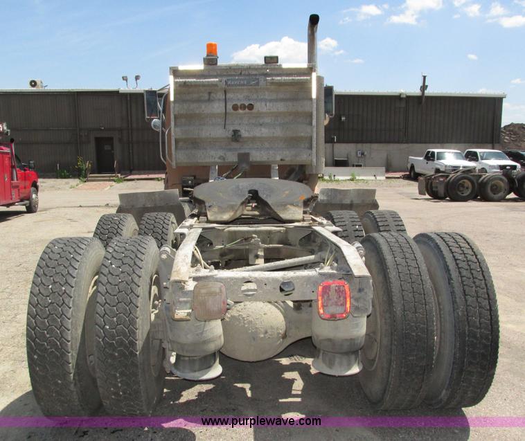 image for item H4621 2001 Sterling AT9500 semi truck