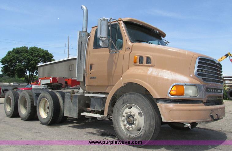 image for item H4621 2001 Sterling AT9500 semi truck