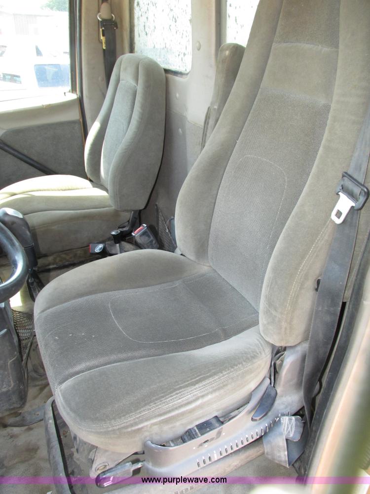 image for item H4621 2001 Sterling AT9500 semi truck