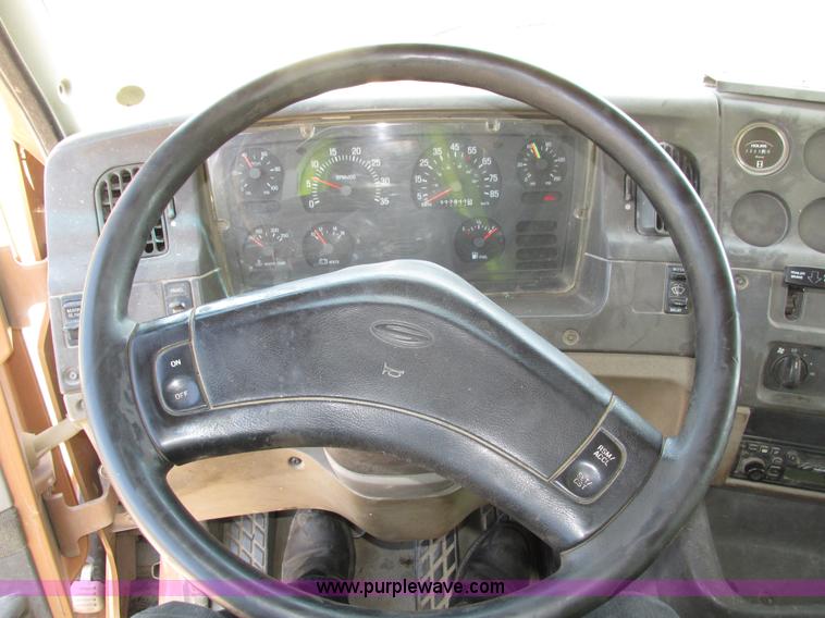 image for item H4621 2001 Sterling AT9500 semi truck