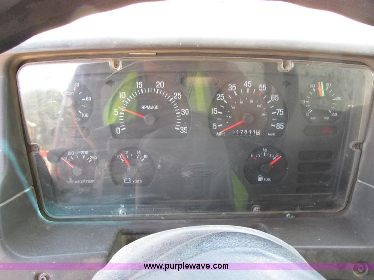 image for item H4621 2001 Sterling AT9500 semi truck