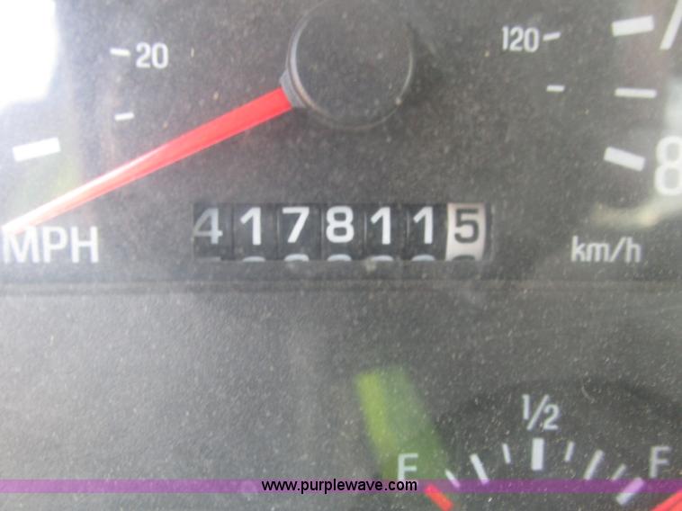 image for item H4621 2001 Sterling AT9500 semi truck