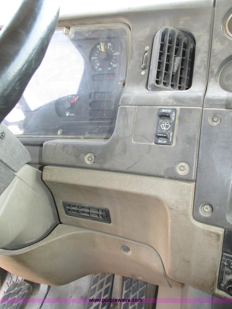 image for item H4621 2001 Sterling AT9500 semi truck