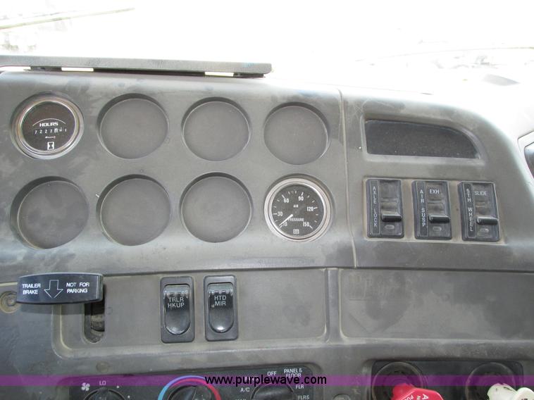 image for item H4621 2001 Sterling AT9500 semi truck