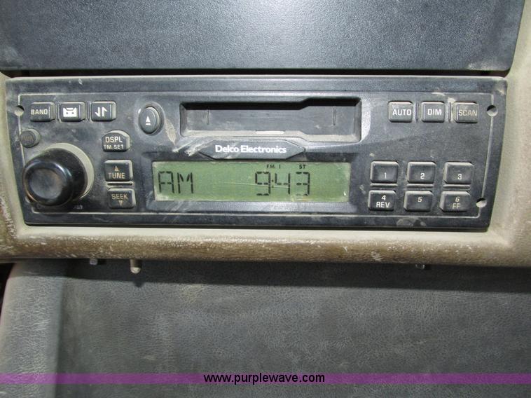 image for item H4621 2001 Sterling AT9500 semi truck