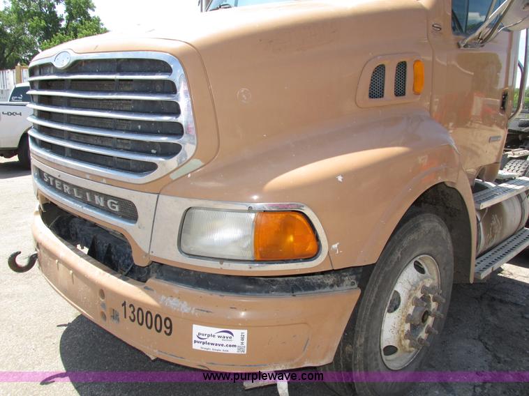 image for item H4621 2001 Sterling AT9500 semi truck