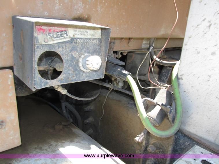 image for item H4621 2001 Sterling AT9500 semi truck