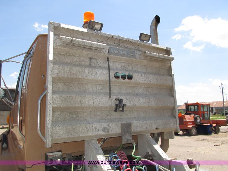 image for item H4621 2001 Sterling AT9500 semi truck