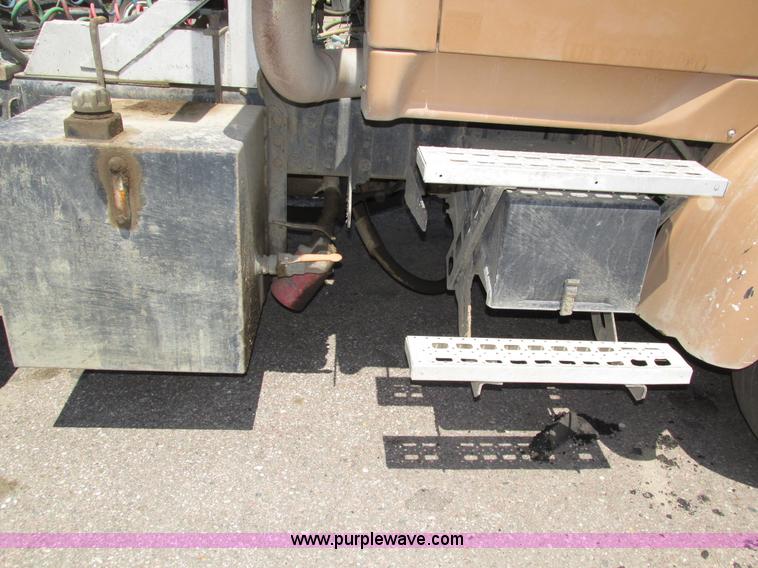 image for item H4621 2001 Sterling AT9500 semi truck