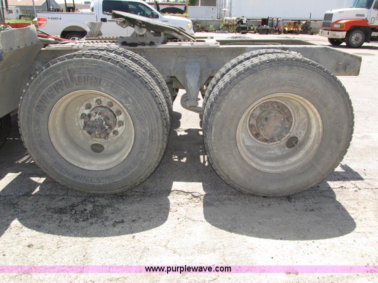 image for item H4621 2001 Sterling AT9500 semi truck