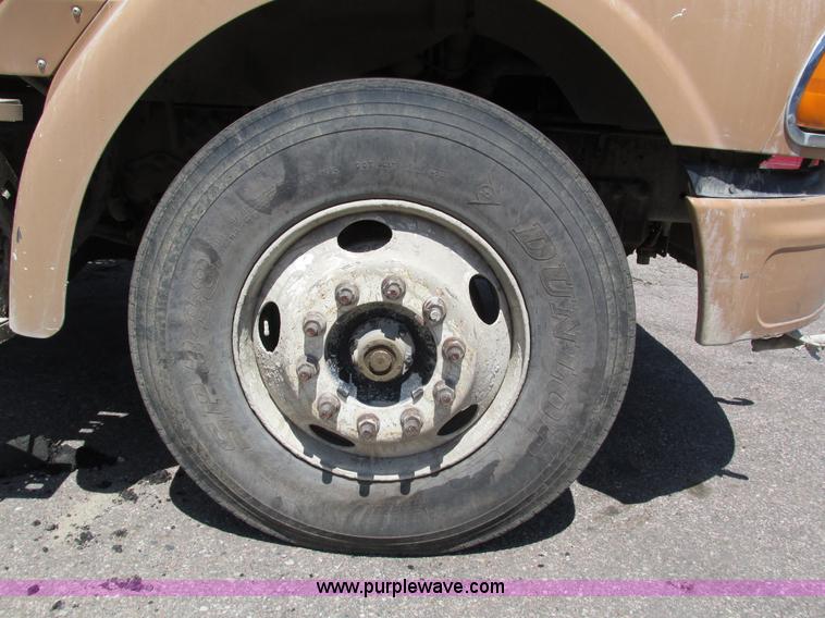 image for item H4621 2001 Sterling AT9500 semi truck