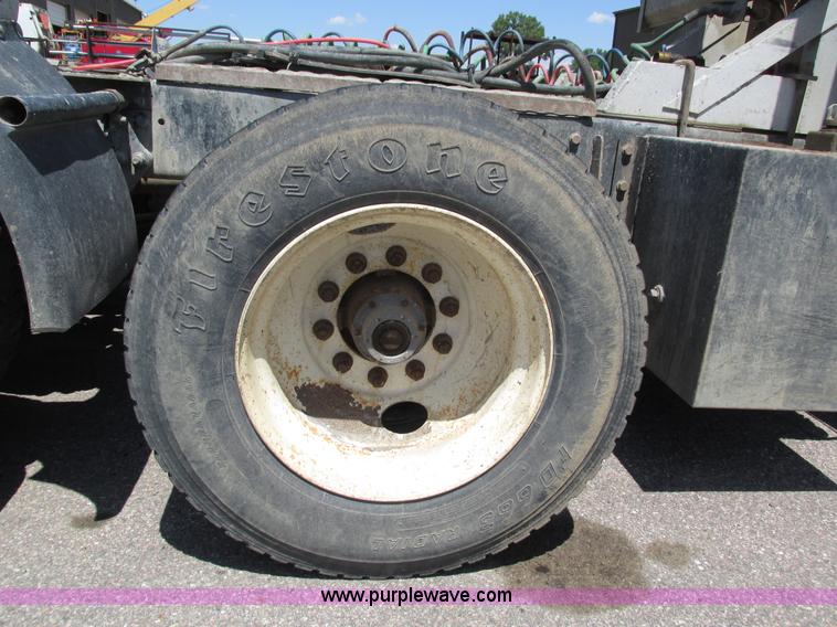 image for item H4621 2001 Sterling AT9500 semi truck