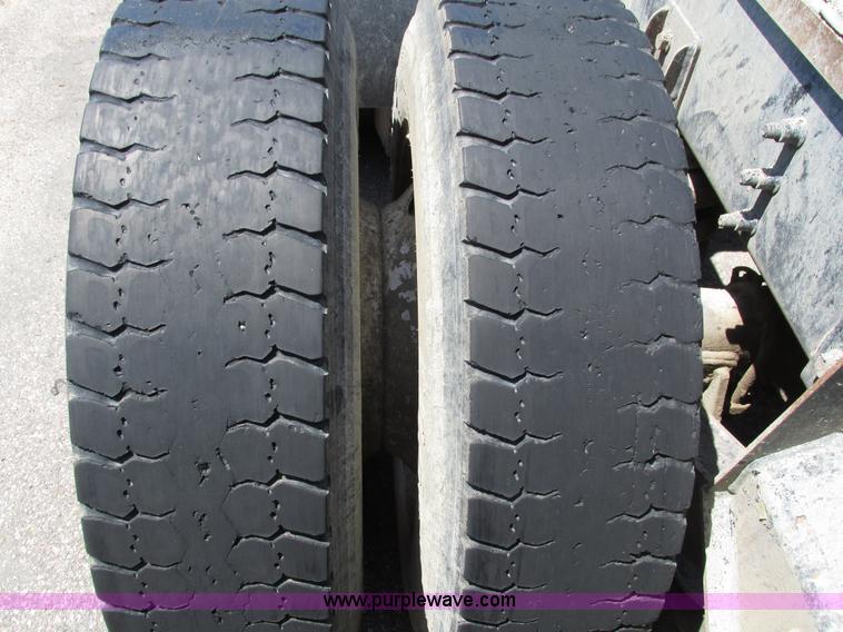 image for item H4621 2001 Sterling AT9500 semi truck