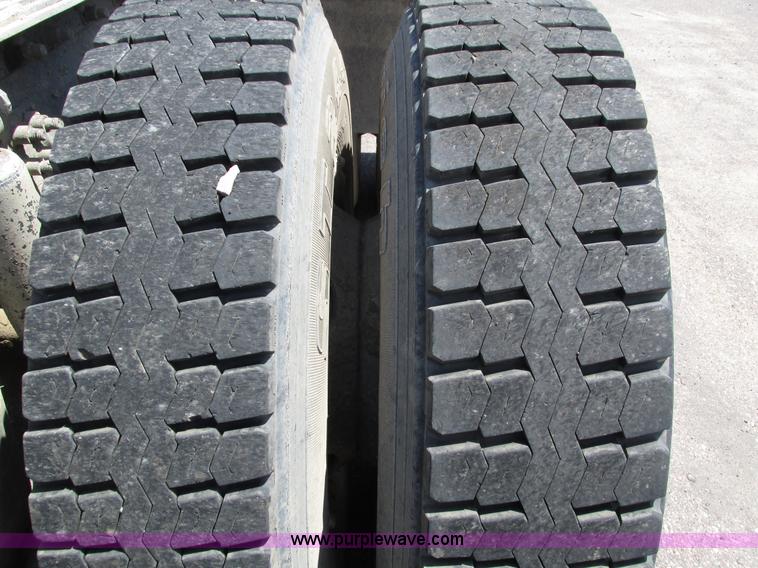 image for item H4621 2001 Sterling AT9500 semi truck