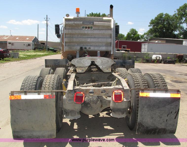 image for item H4622 2001 Sterling AT9500 semi truck