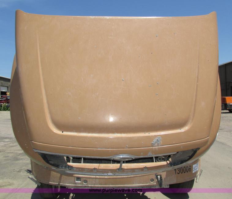 image for item H4622 2001 Sterling AT9500 semi truck