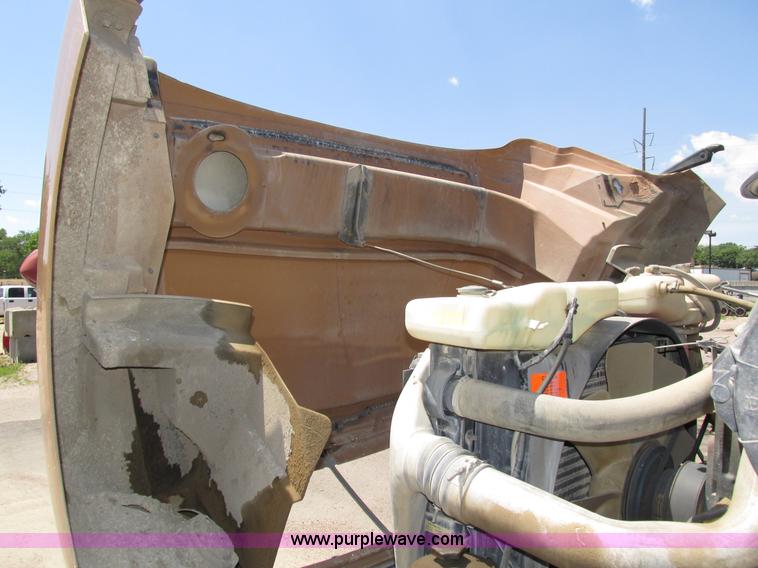 image for item H4622 2001 Sterling AT9500 semi truck