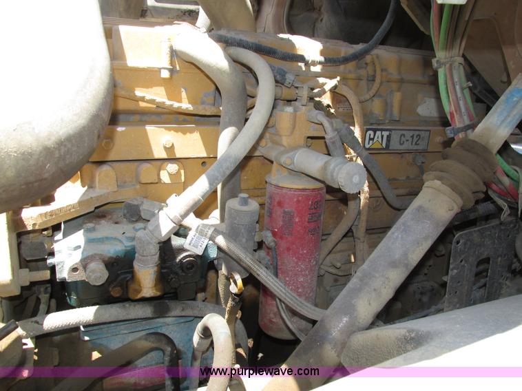 image for item H4622 2001 Sterling AT9500 semi truck