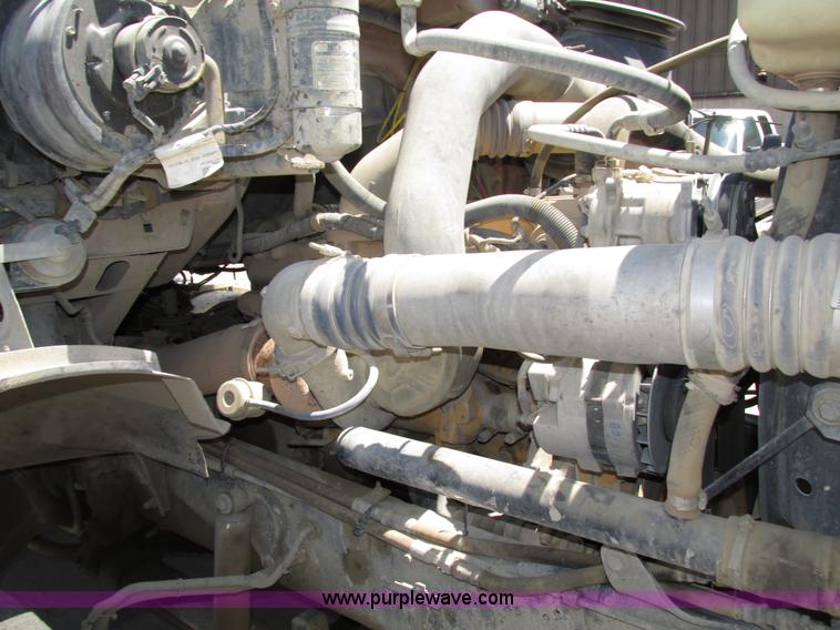 image for item H4622 2001 Sterling AT9500 semi truck