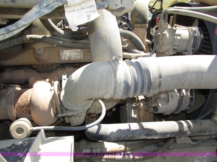 image for item H4622 2001 Sterling AT9500 semi truck