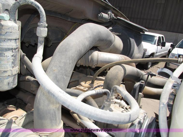 image for item H4622 2001 Sterling AT9500 semi truck