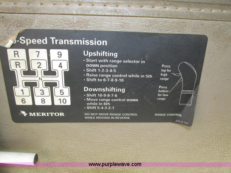 image for item H4622 2001 Sterling AT9500 semi truck