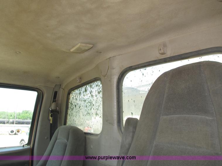 image for item H4622 2001 Sterling AT9500 semi truck