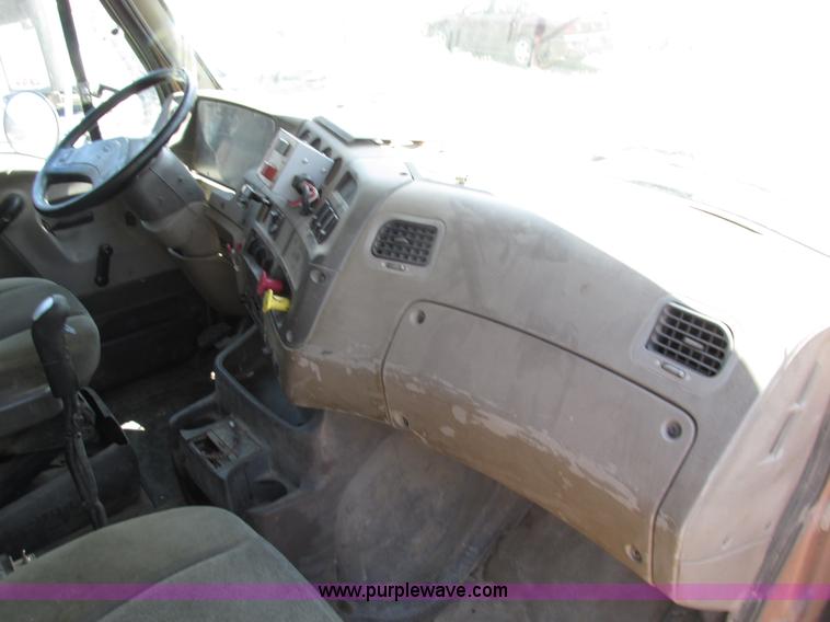 image for item H4622 2001 Sterling AT9500 semi truck