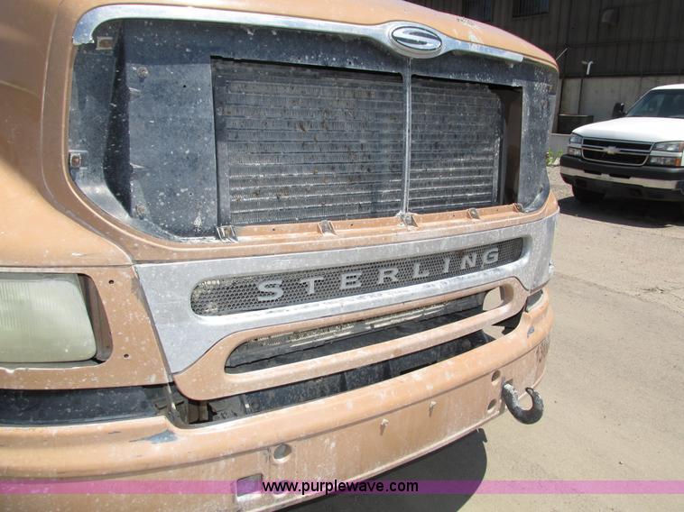 image for item H4622 2001 Sterling AT9500 semi truck