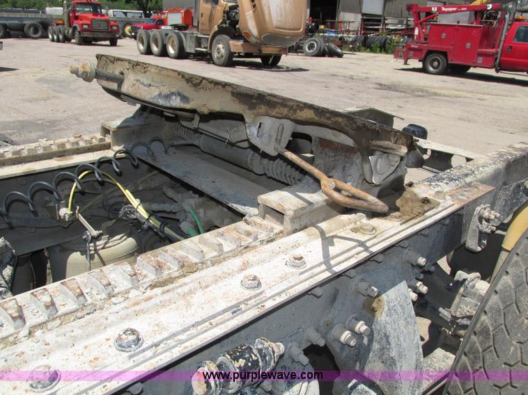 image for item H4622 2001 Sterling AT9500 semi truck