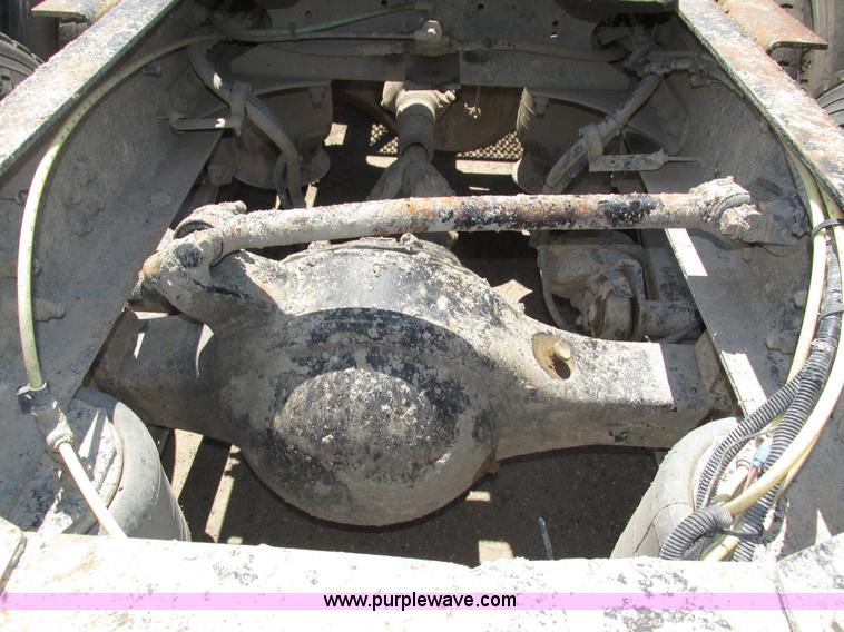 image for item H4622 2001 Sterling AT9500 semi truck