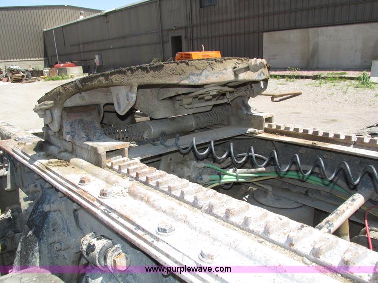 image for item H4622 2001 Sterling AT9500 semi truck