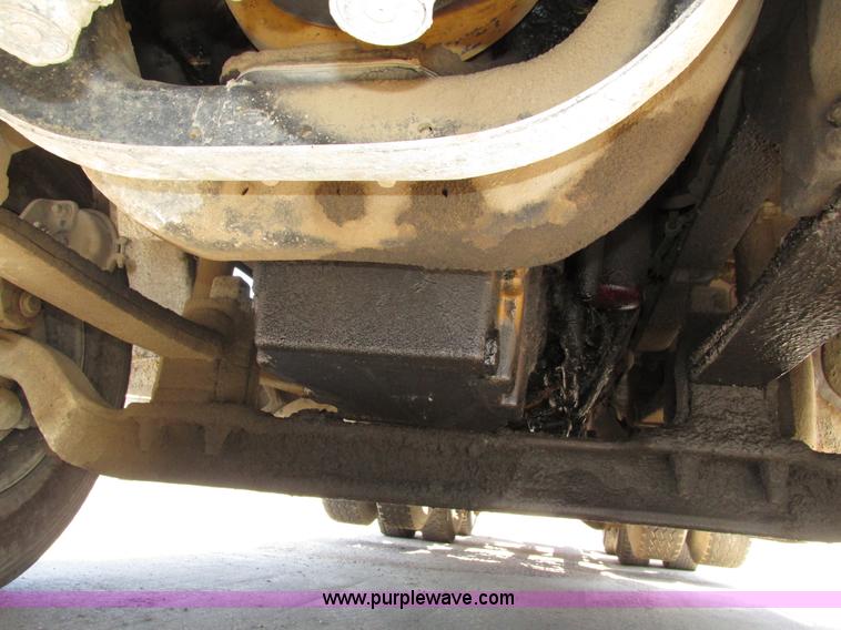 image for item H4622 2001 Sterling AT9500 semi truck