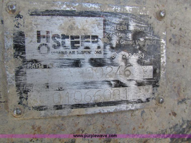 image for item H4622 2001 Sterling AT9500 semi truck