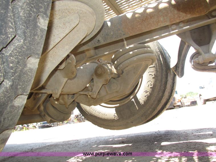 image for item H4622 2001 Sterling AT9500 semi truck