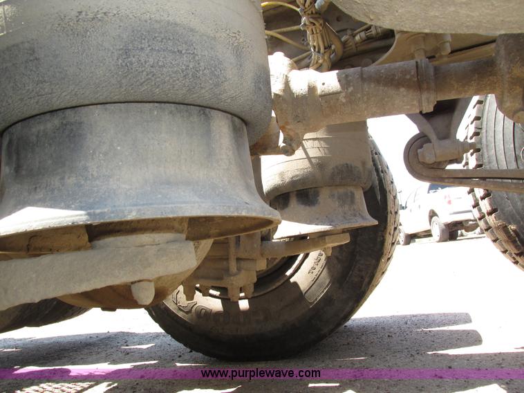 image for item H4622 2001 Sterling AT9500 semi truck