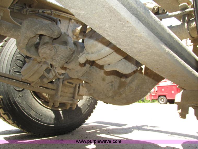 image for item H4622 2001 Sterling AT9500 semi truck