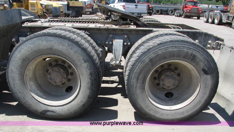 image for item H4622 2001 Sterling AT9500 semi truck