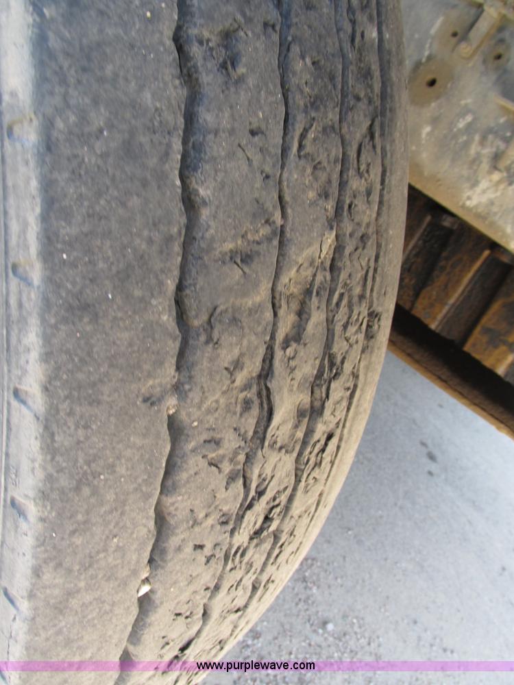 image for item H4622 2001 Sterling AT9500 semi truck