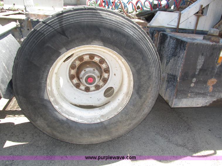 image for item H4622 2001 Sterling AT9500 semi truck