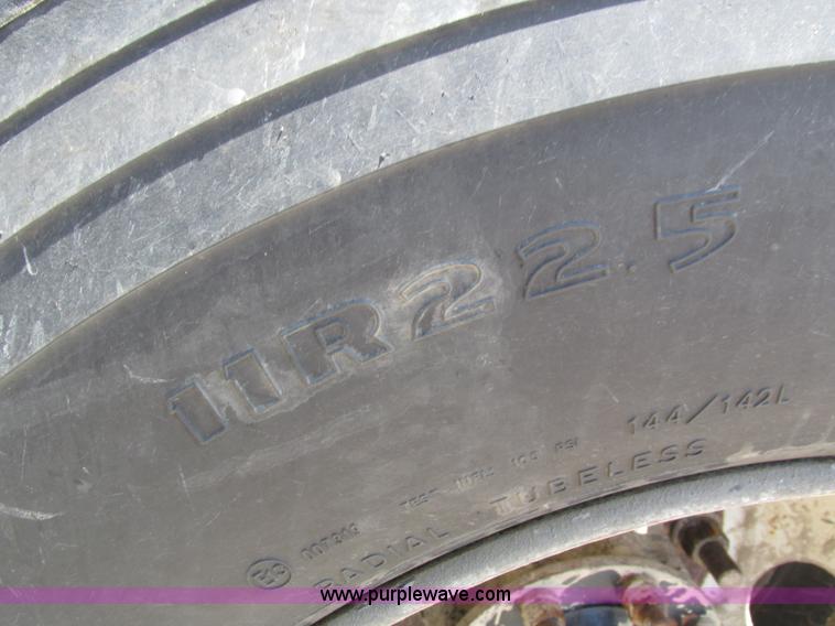 image for item H4622 2001 Sterling AT9500 semi truck