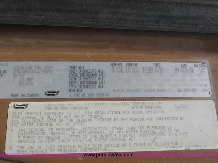 image for item H4622 2001 Sterling AT9500 semi truck